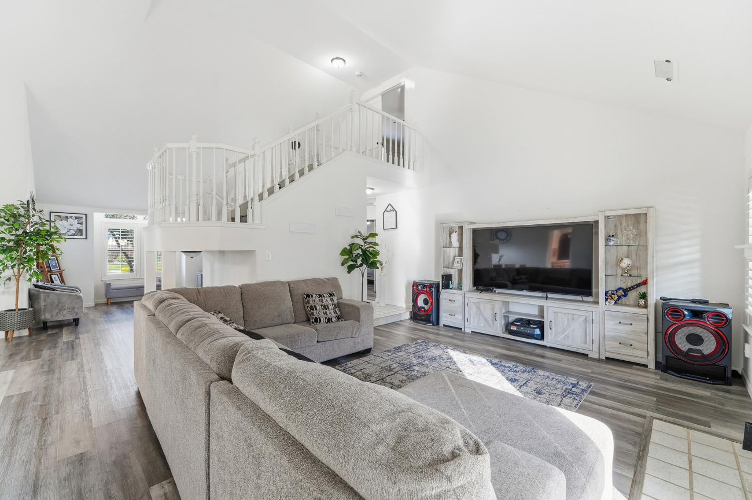 2612 Snyder Ave, Modesto, CA 95356