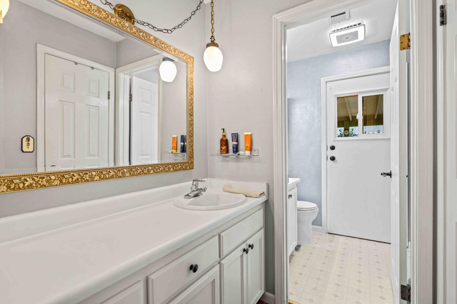 3913 Peacock Ln, Modesto, CA 95356