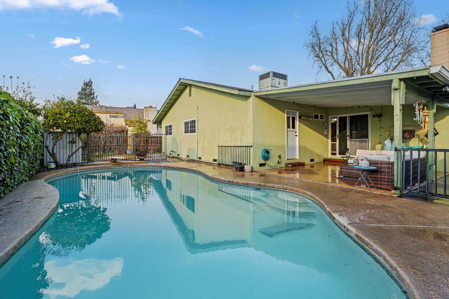 3913 Peacock Ln, Modesto, CA 95356