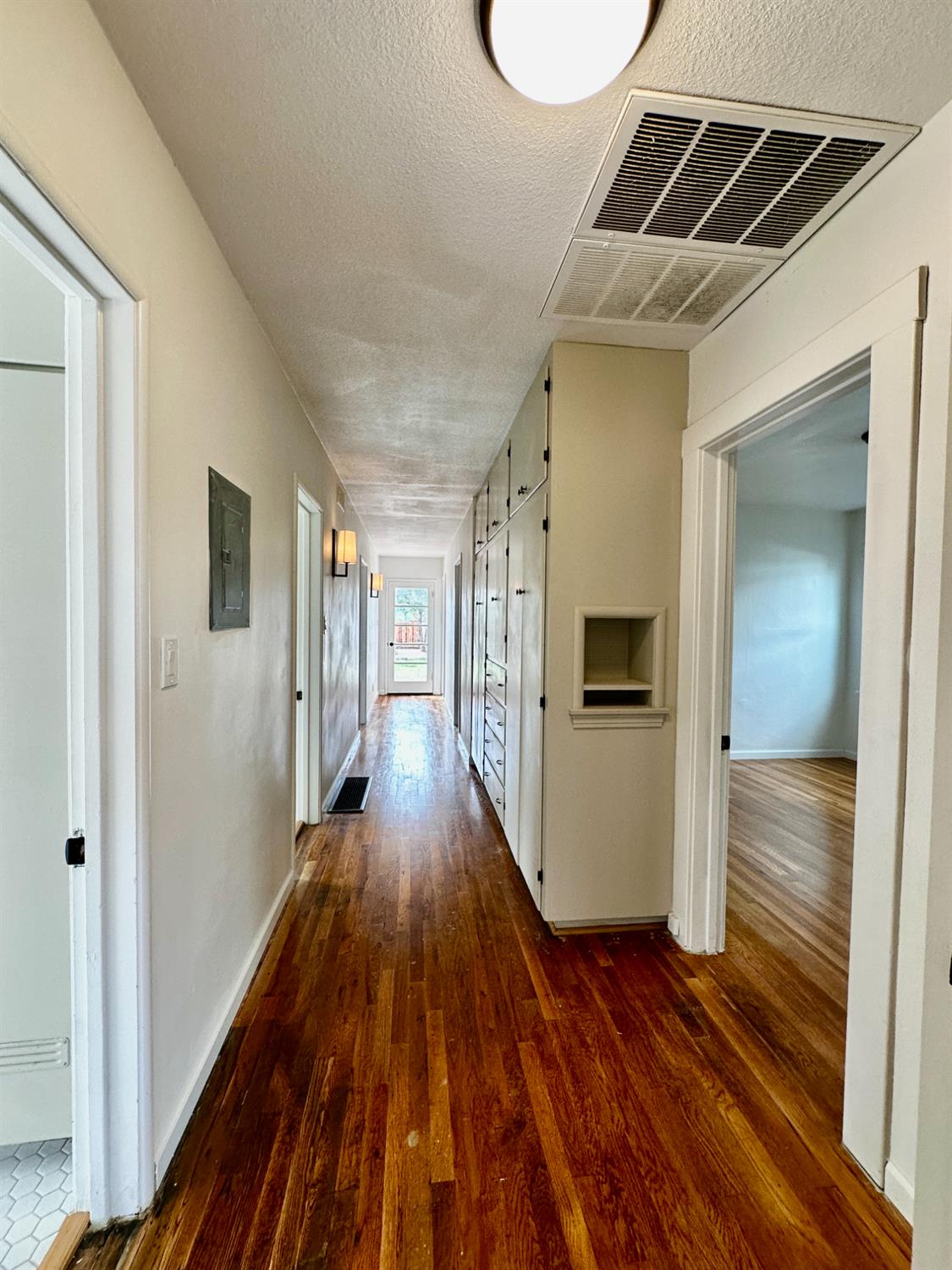 944 W 22nd St, Merced, CA 95340