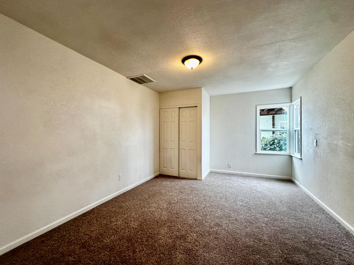 944 W 22nd St, Merced, CA 95340