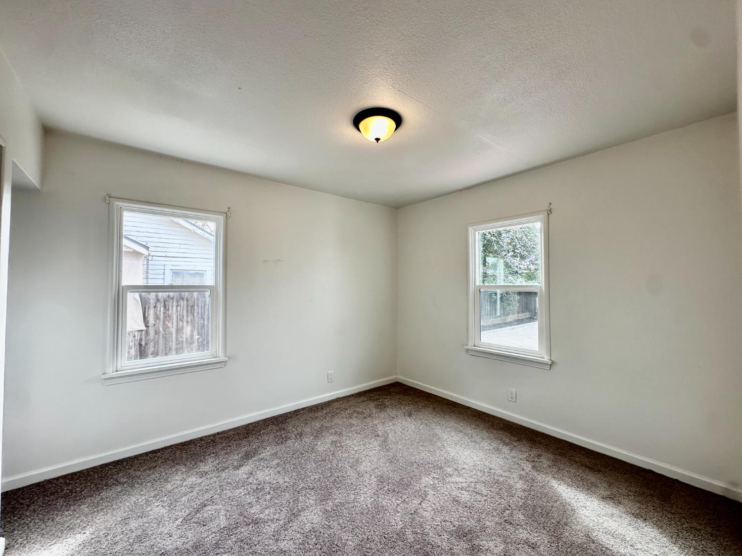 944 W 22nd St, Merced, CA 95340