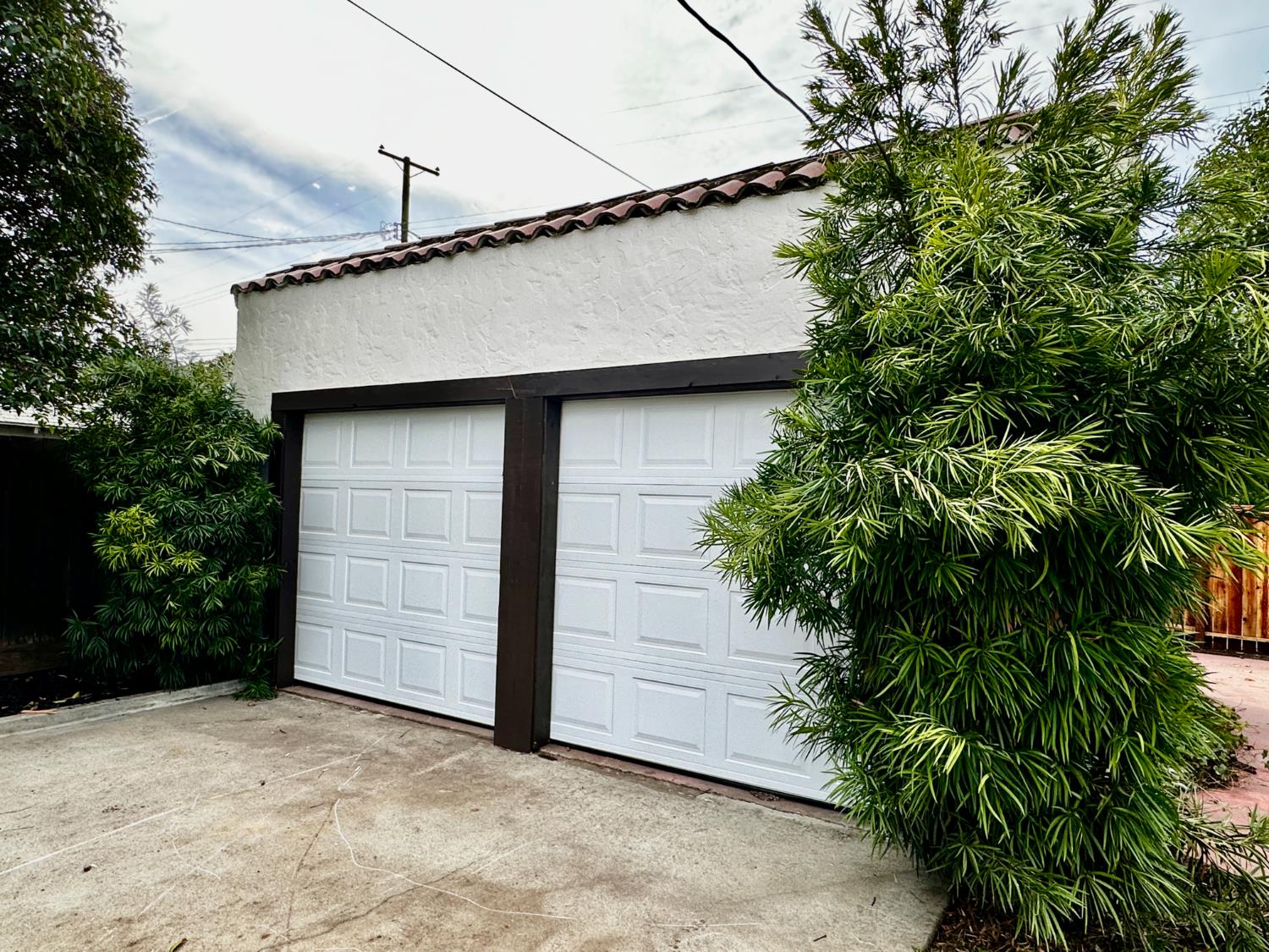 944 W 22nd St, Merced, CA 95340