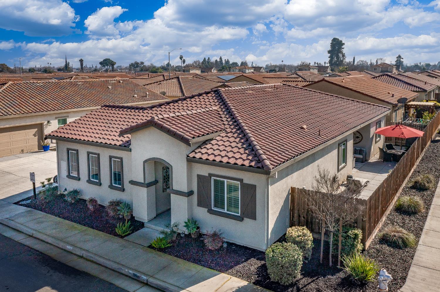 869 Grace Dr, Los Banos, CA 93635