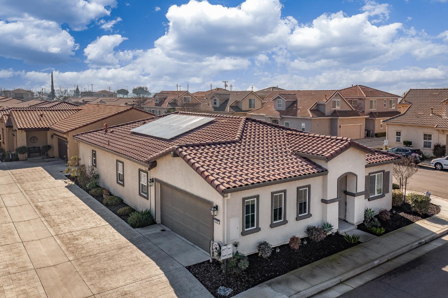 869 Grace Dr, Los Banos, CA 93635