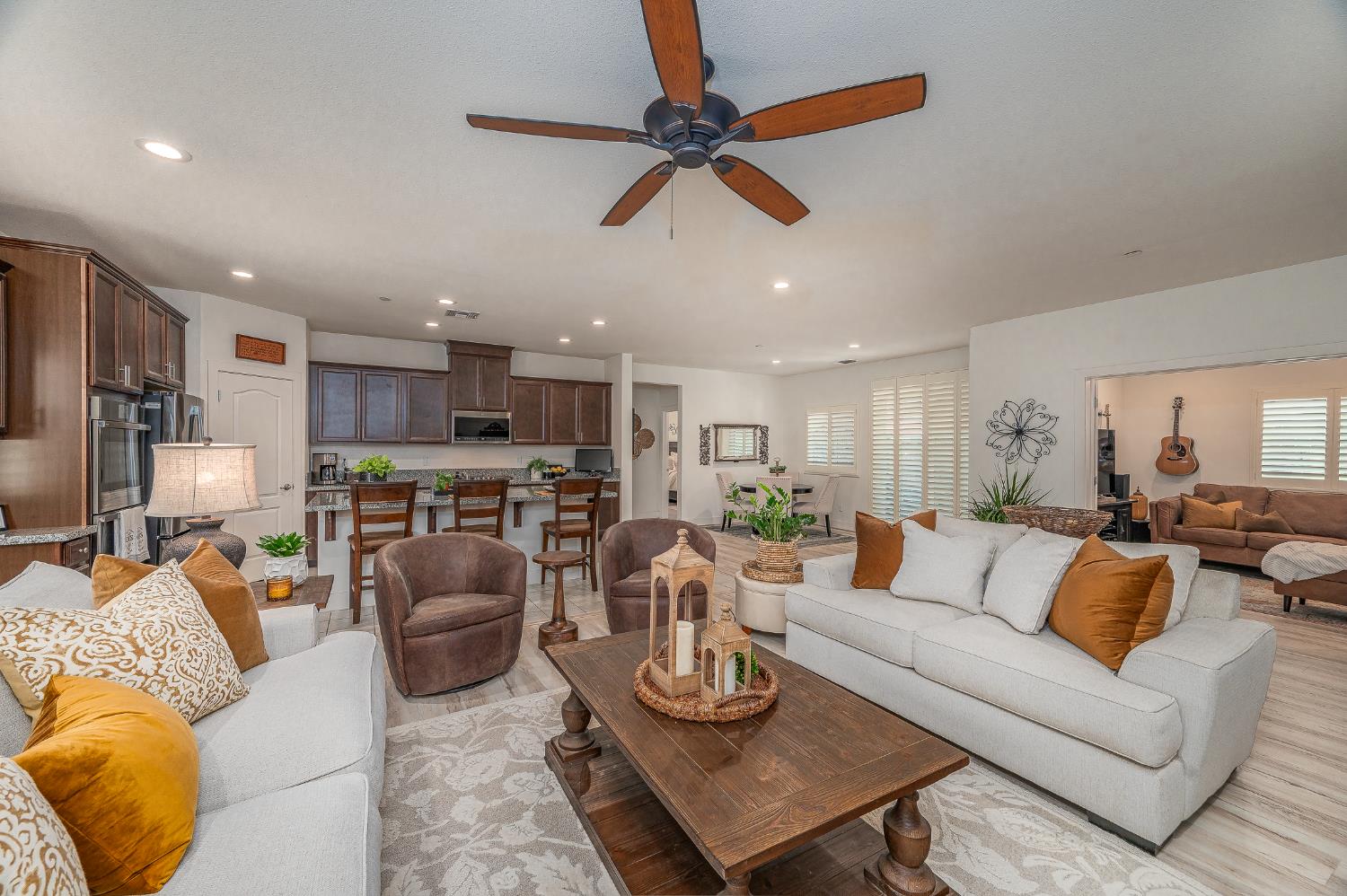 869 Grace Dr, Los Banos, CA 93635