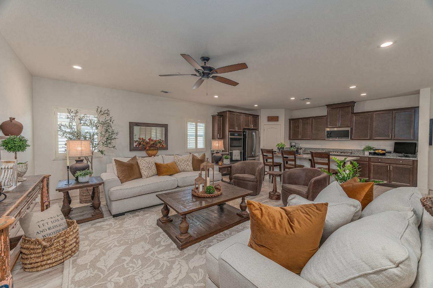 869 Grace Dr, Los Banos, CA 93635