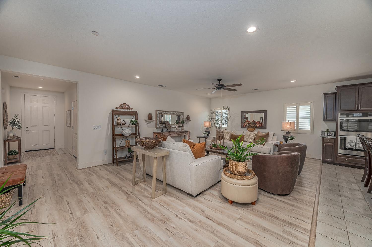 869 Grace Dr, Los Banos, CA 93635