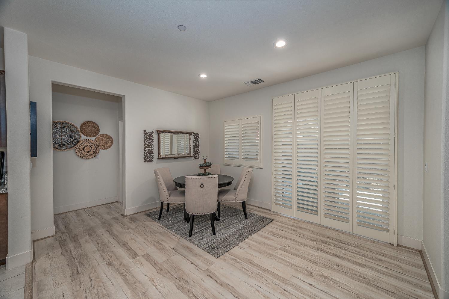 869 Grace Dr, Los Banos, CA 93635