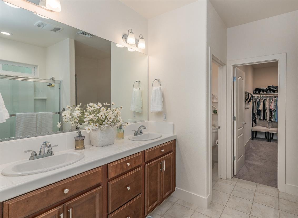 869 Grace Dr, Los Banos, CA 93635