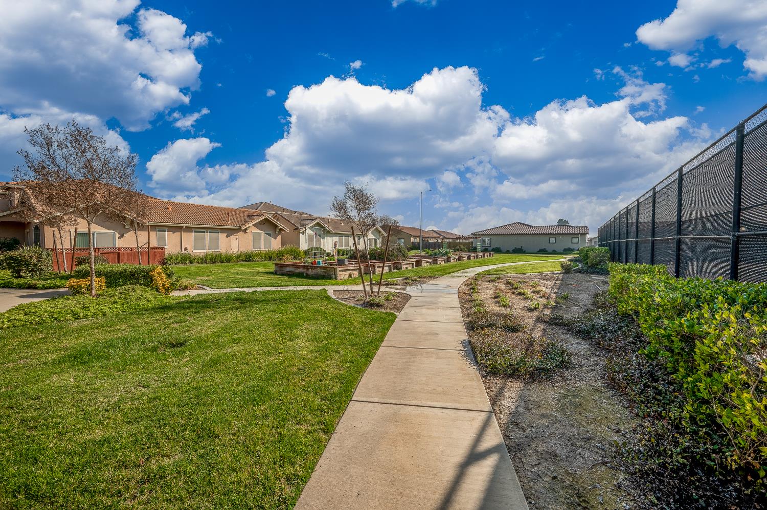 869 Grace Dr, Los Banos, CA 93635