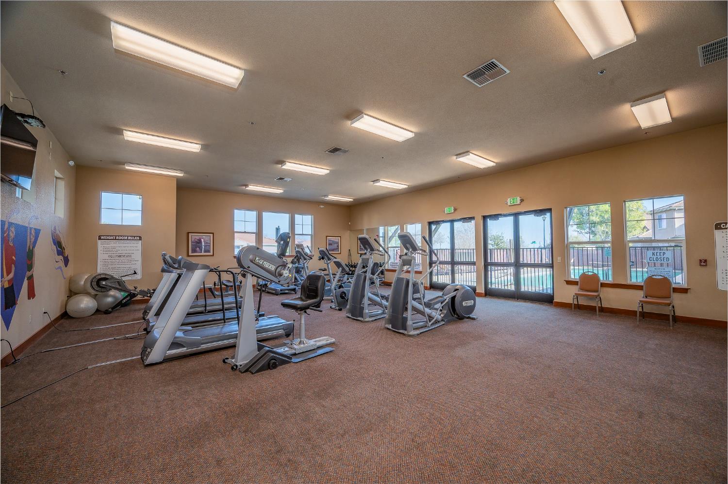 869 Grace Dr, Los Banos, CA 93635