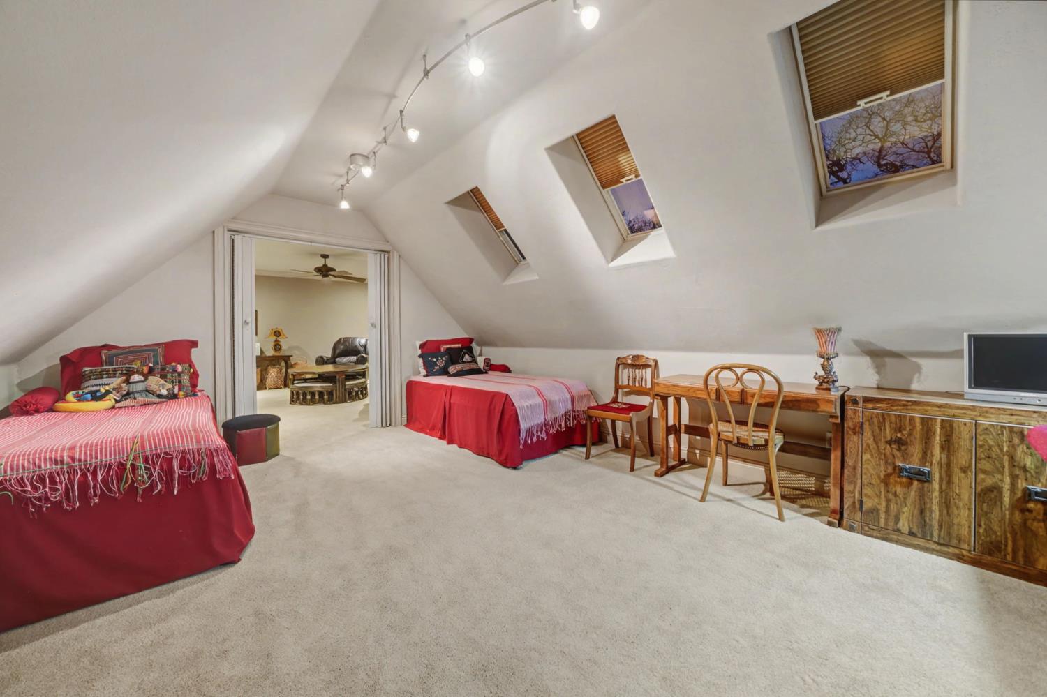 1380 Knolls Dr, Copperopolis, CA 95228