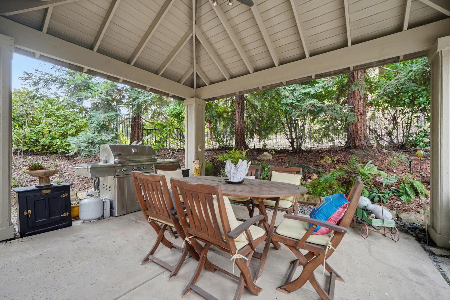 1380 Knolls Dr, Copperopolis, CA 95228