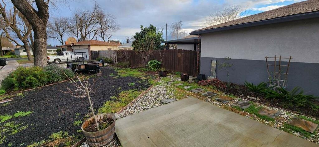 1908 Debonaire Ct, Modesto, CA 95350