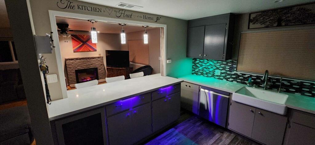 1908 Debonaire Ct, Modesto, CA 95350