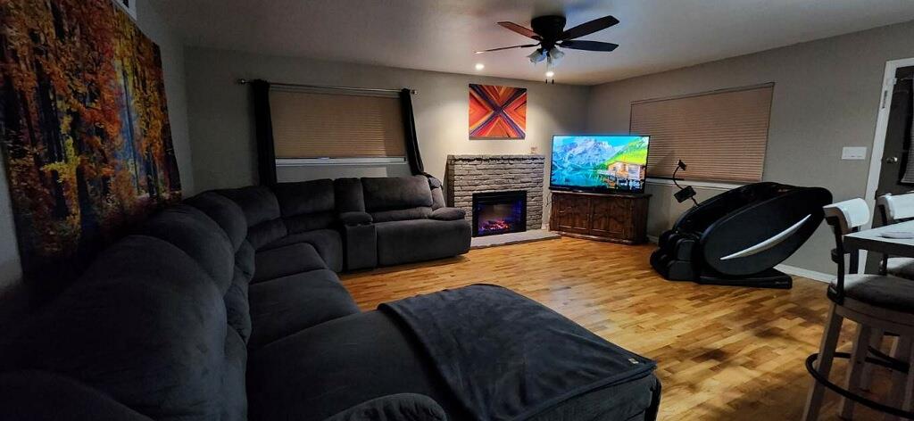 1908 Debonaire Ct, Modesto, CA 95350