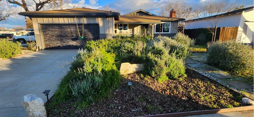 1908 Debonaire Ct, Modesto, CA 95350