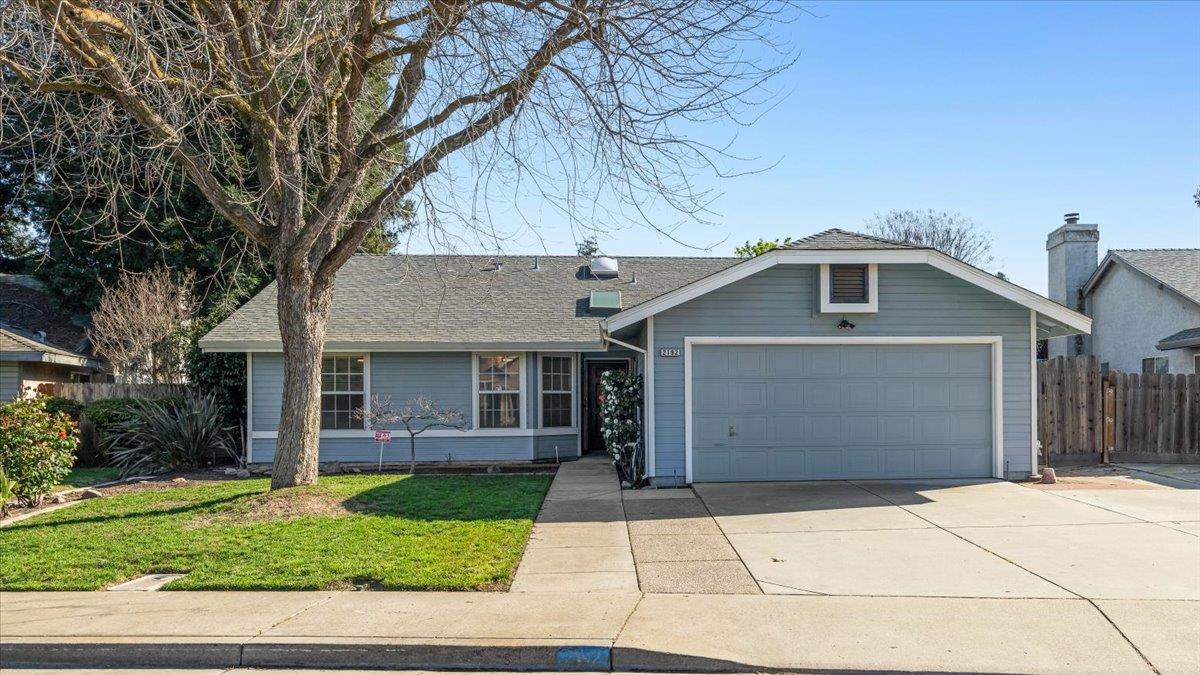 2192 Royal Wood Ln, Turlock, CA 95380