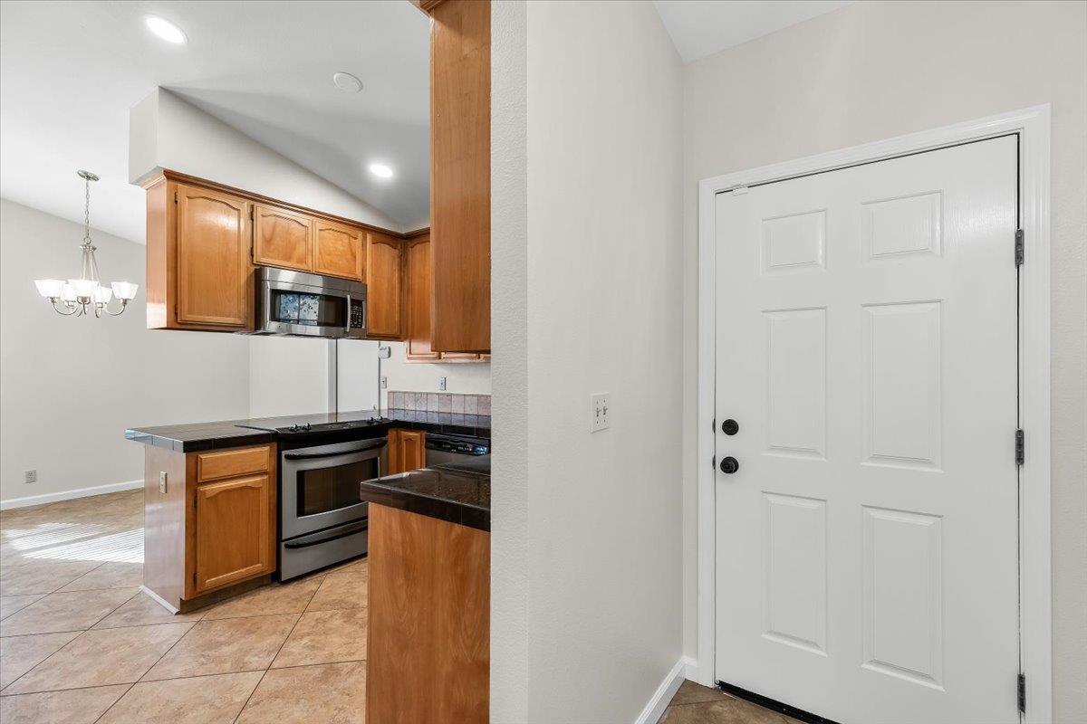 2192 Royal Wood Ln, Turlock, CA 95380