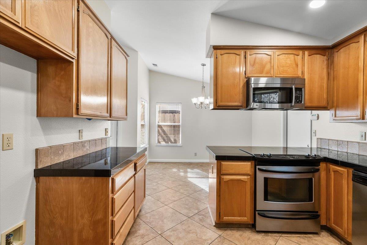 2192 Royal Wood Ln, Turlock, CA 95380