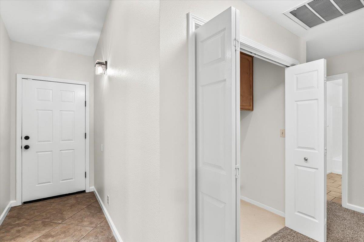 2192 Royal Wood Ln, Turlock, CA 95380