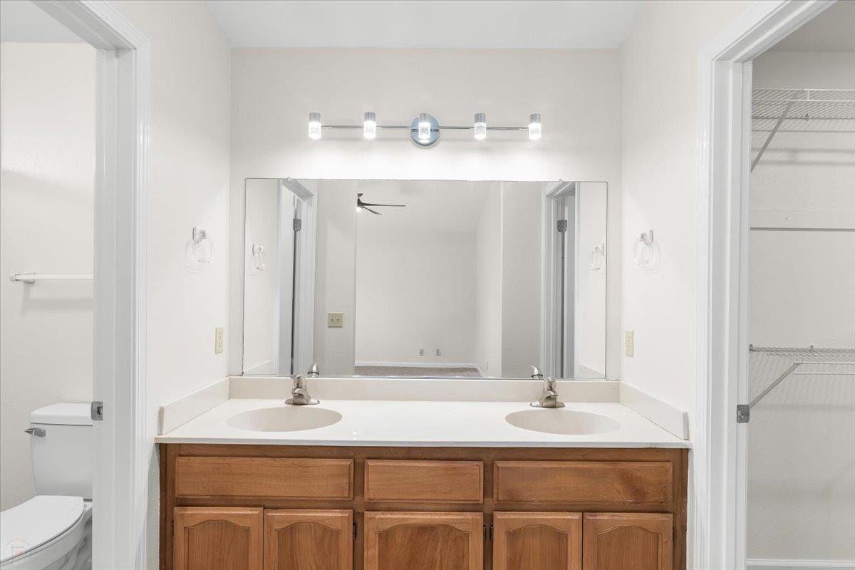 2192 Royal Wood Ln, Turlock, CA 95380