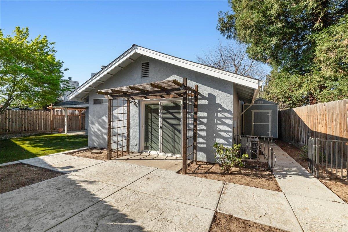 2192 Royal Wood Ln, Turlock, CA 95380