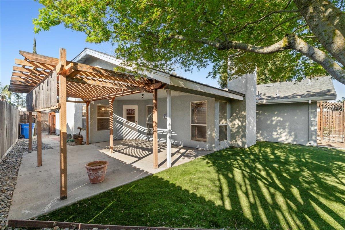 2192 Royal Wood Ln, Turlock, CA 95380