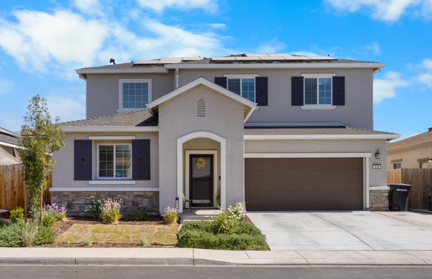 518 Bedfordshire Dr, Patterson, CA 95363