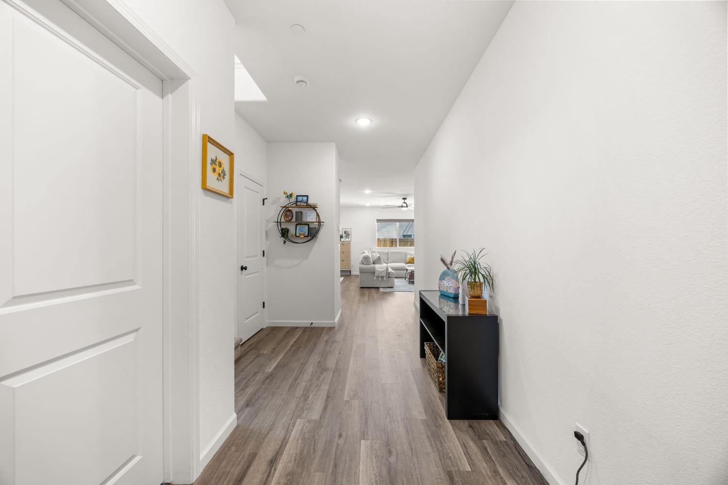 518 Bedfordshire Dr, Patterson, CA 95363