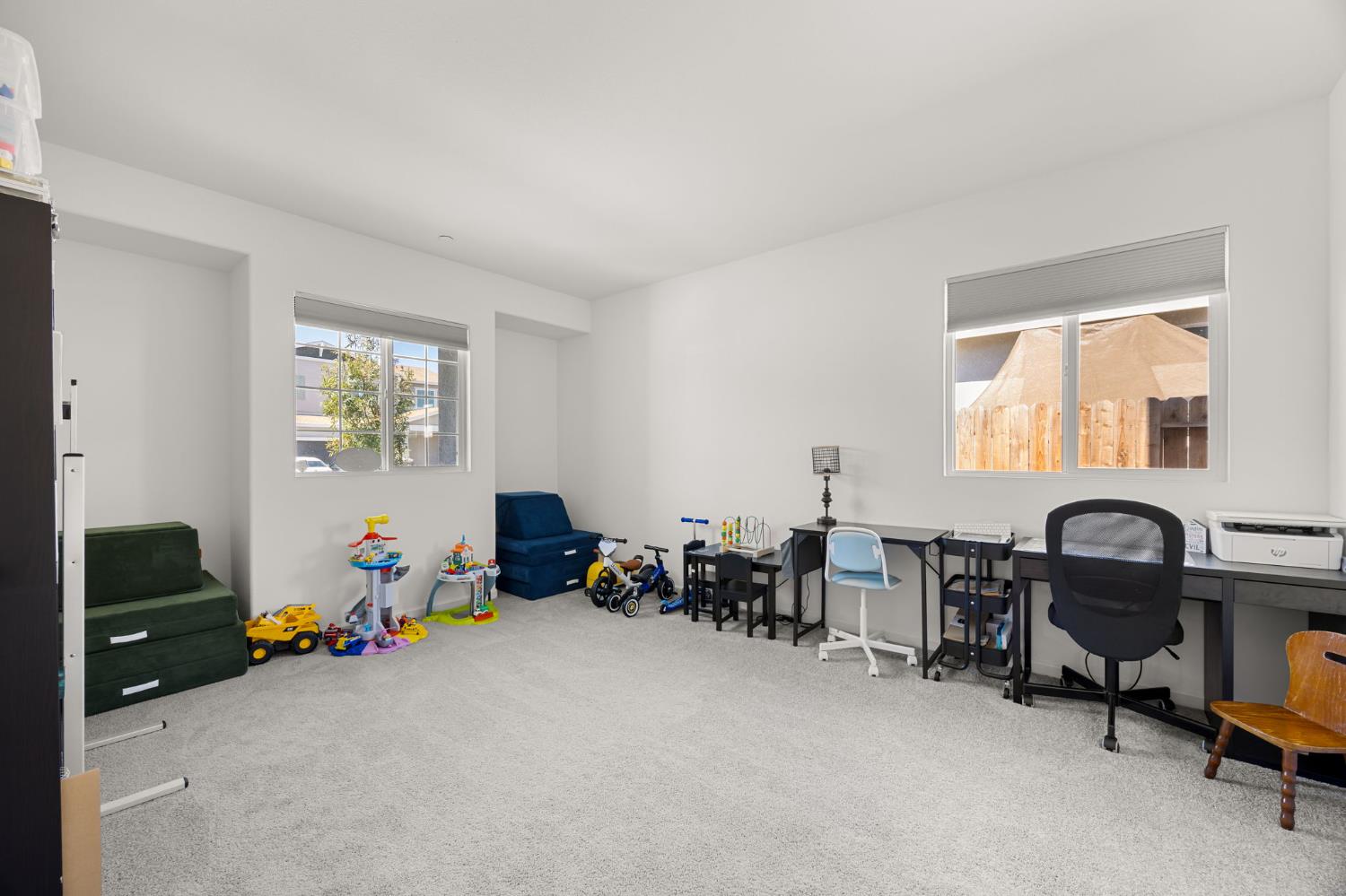 518 Bedfordshire Dr, Patterson, CA 95363