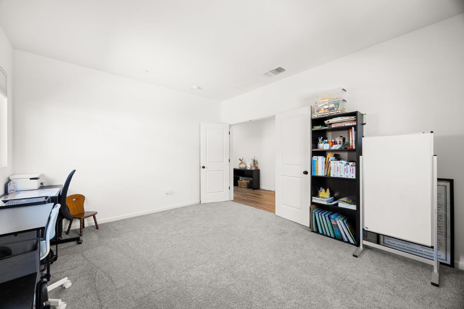 518 Bedfordshire Dr, Patterson, CA 95363