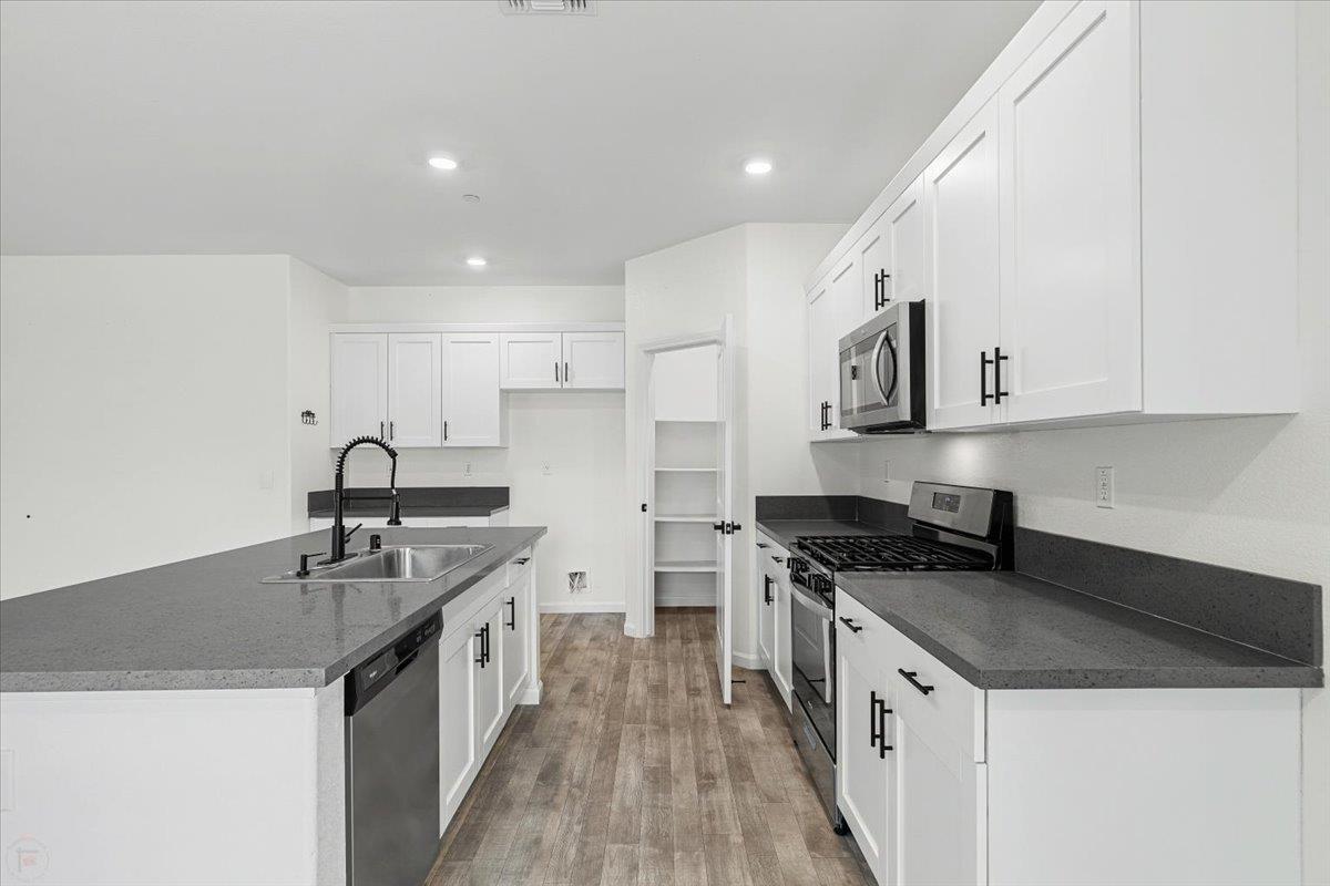 1496 Crimson, Manteca, CA 95336