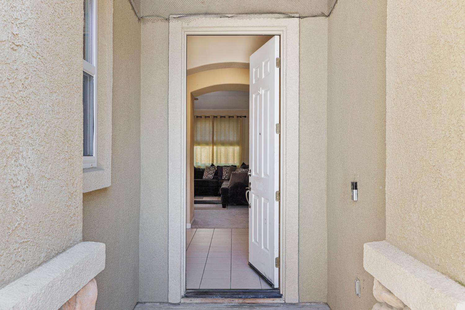 612 Beck Creek Ln, Patterson, CA 95363