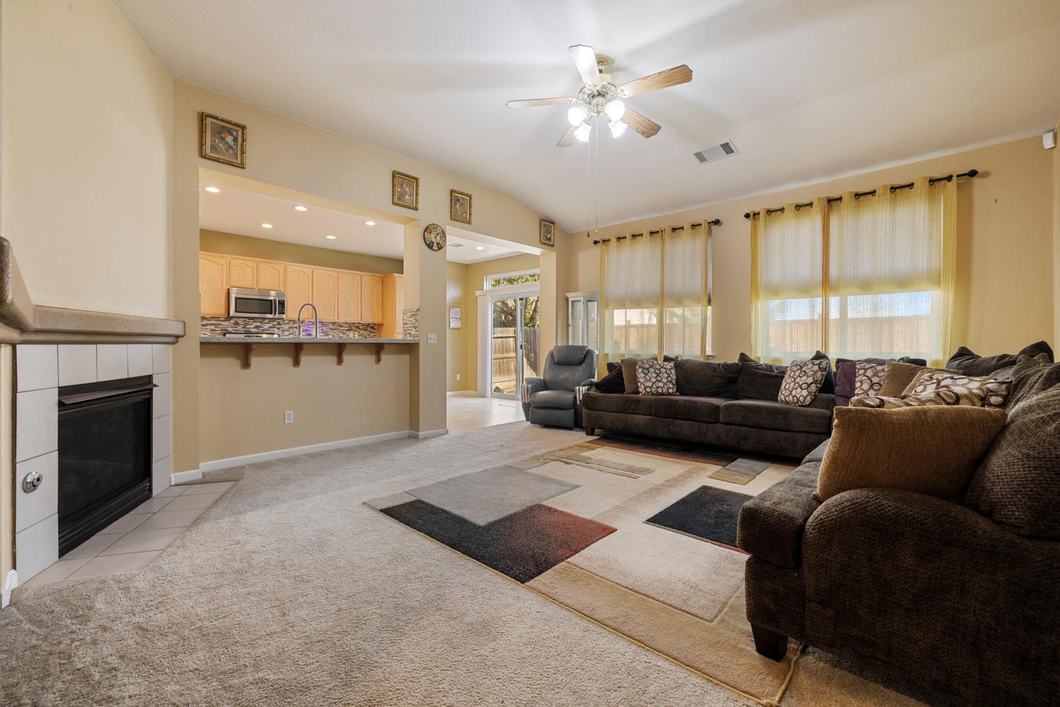 612 Beck Creek Ln, Patterson, CA 95363