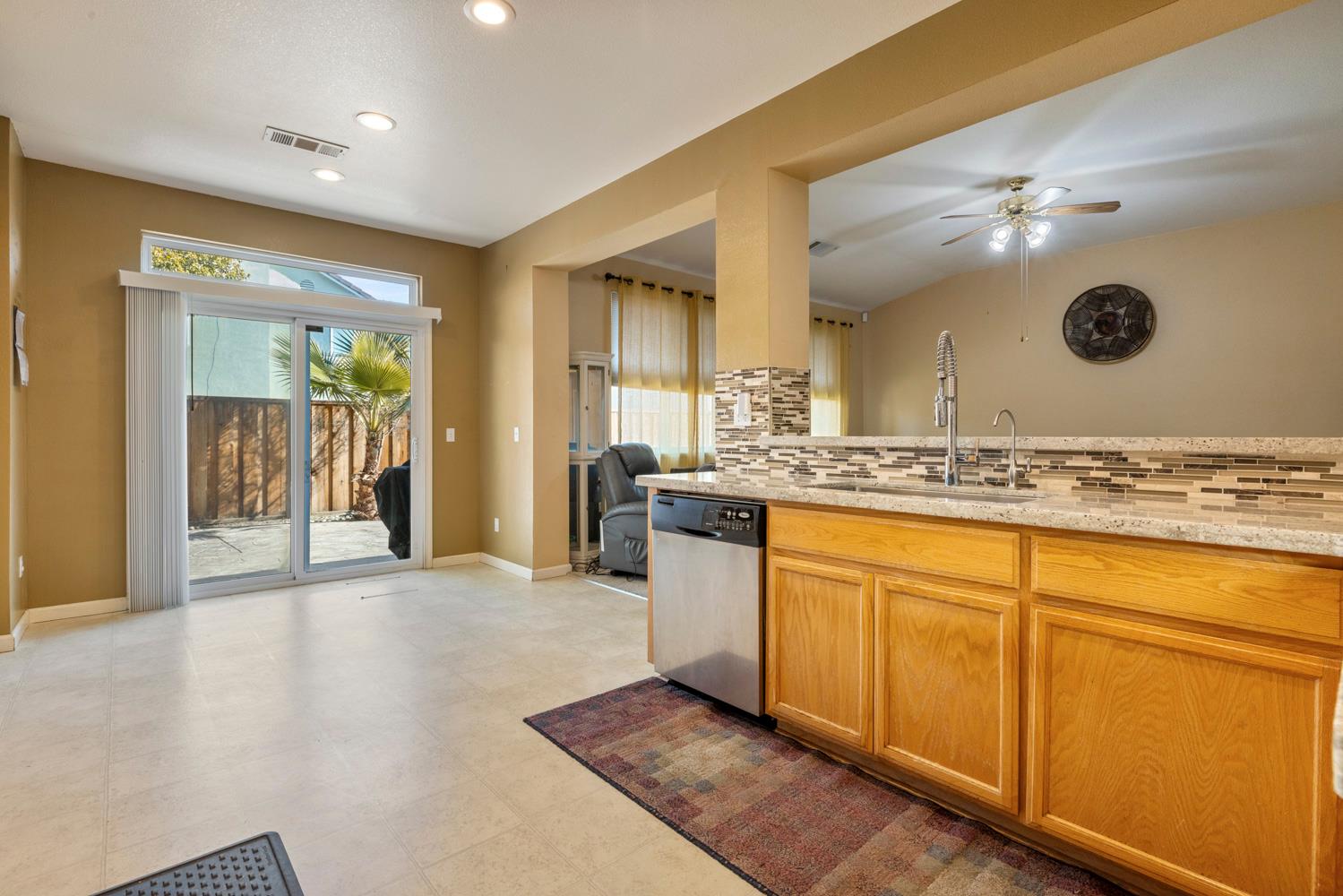 612 Beck Creek Ln, Patterson, CA 95363