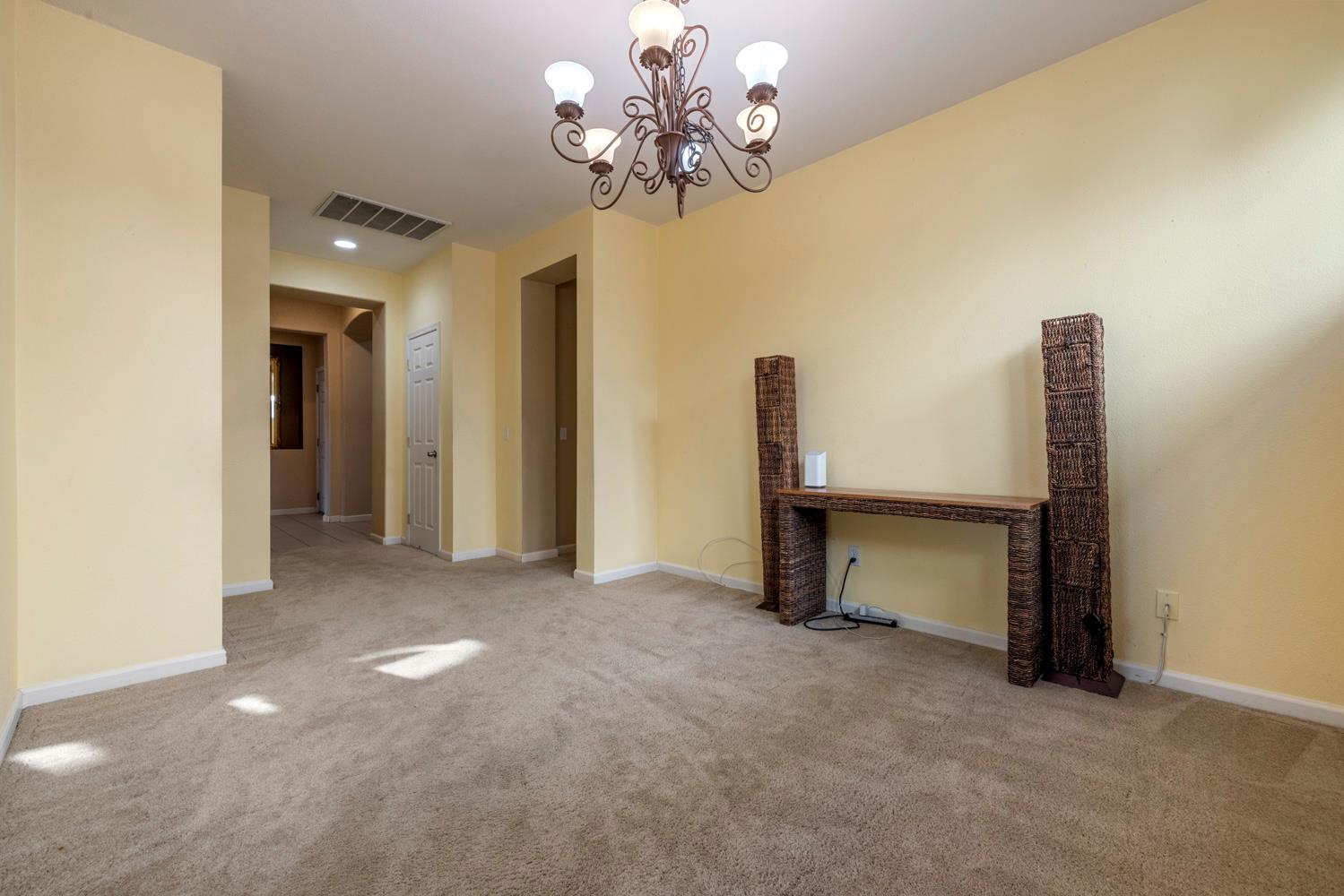 612 Beck Creek Ln, Patterson, CA 95363