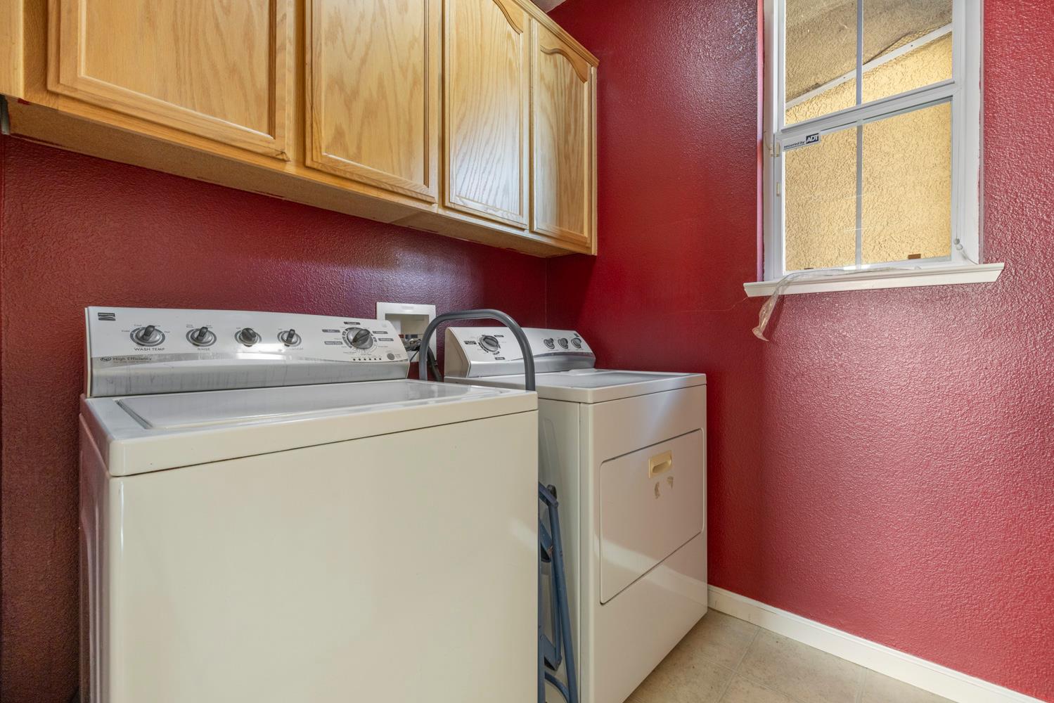 612 Beck Creek Ln, Patterson, CA 95363