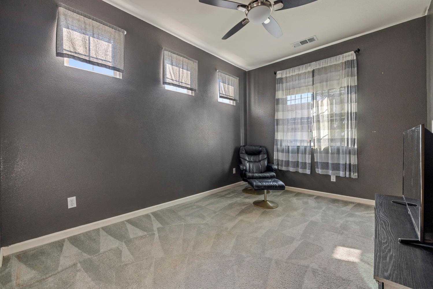 612 Beck Creek Ln, Patterson, CA 95363