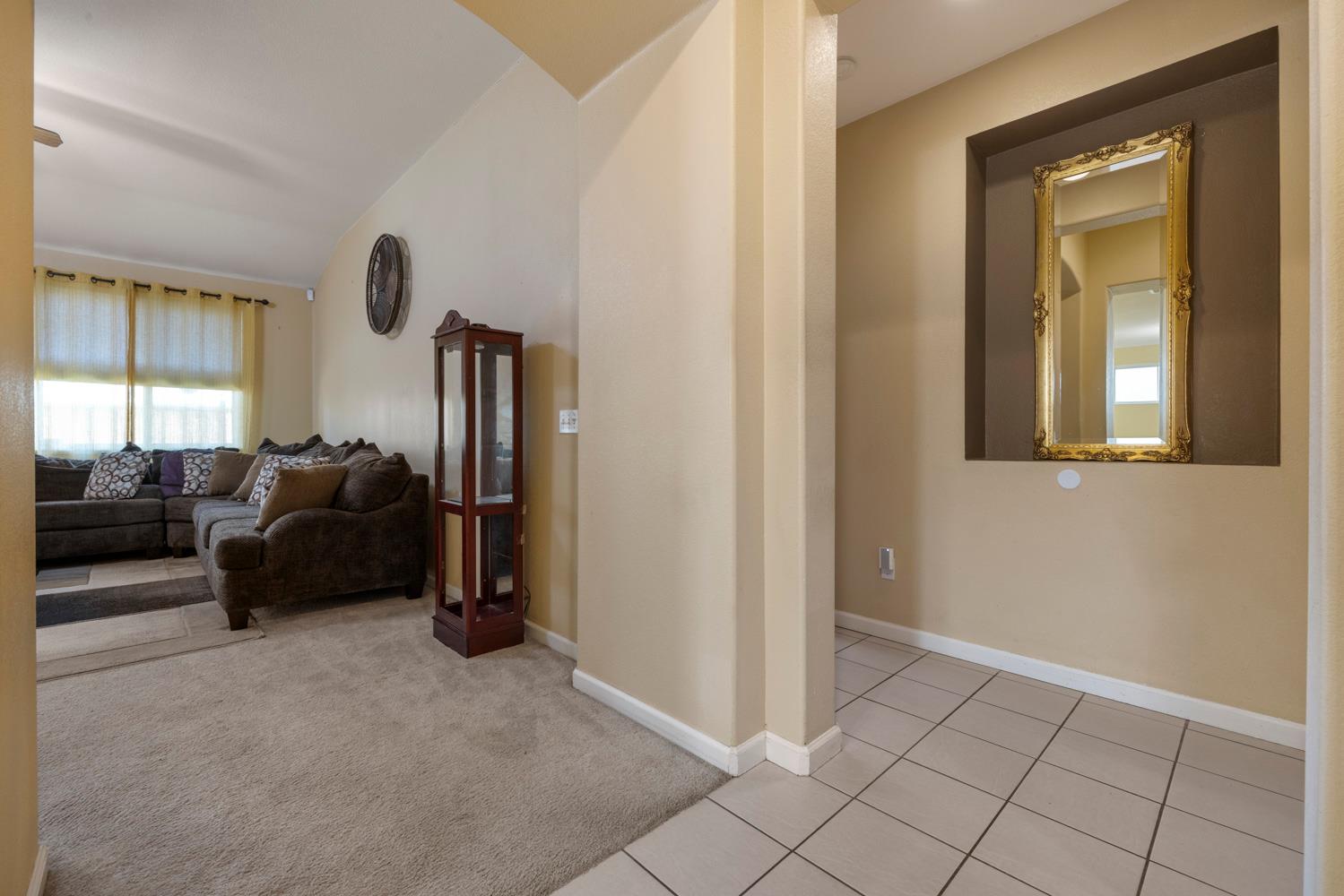 612 Beck Creek Ln, Patterson, CA 95363