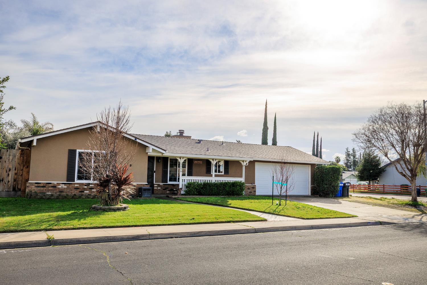 2098 Joett Dr, Turlock, CA 95380