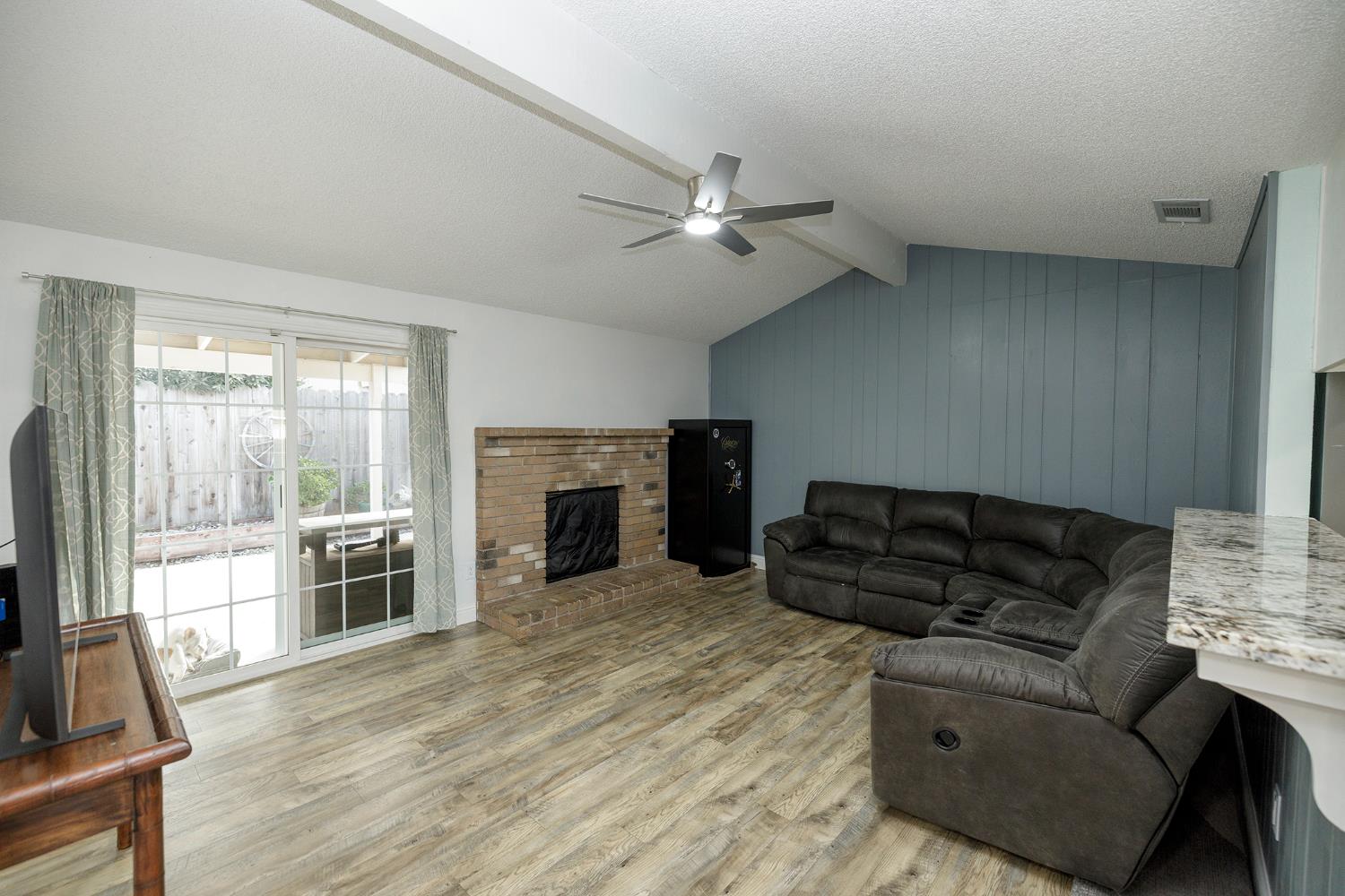 2098 Joett Dr, Turlock, CA 95380