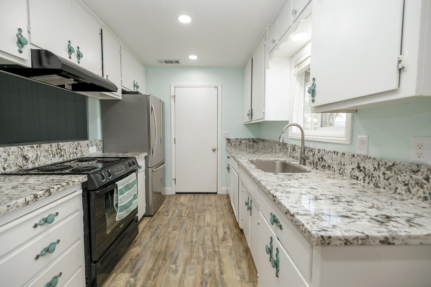 2098 Joett Dr, Turlock, CA 95380