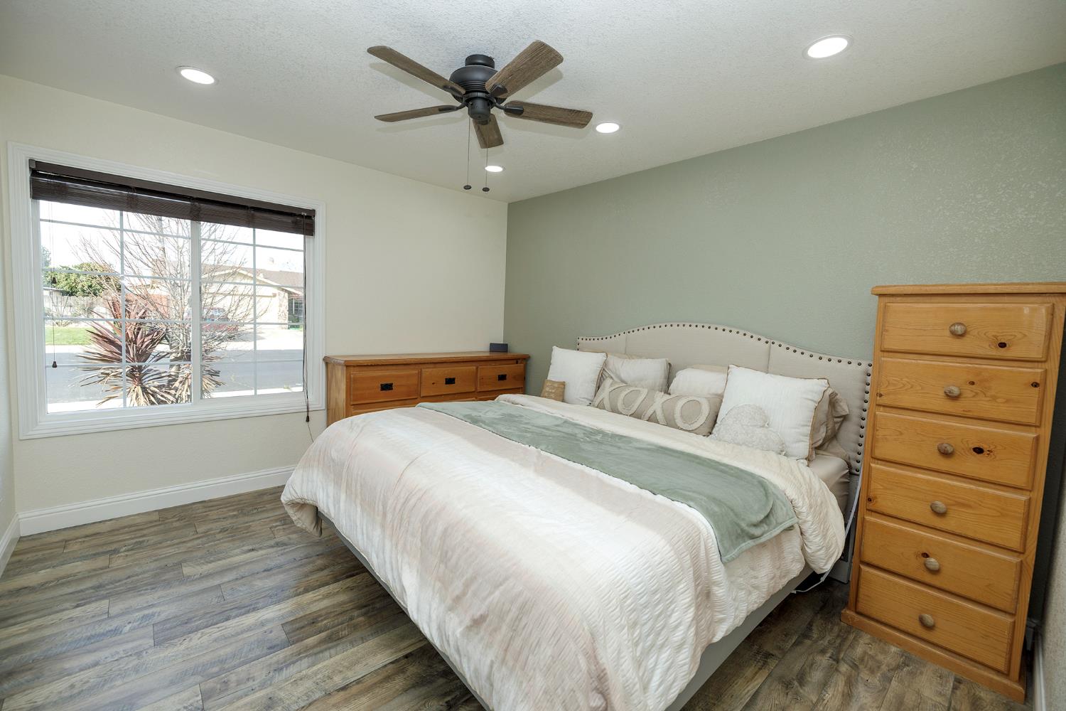 2098 Joett Dr, Turlock, CA 95380