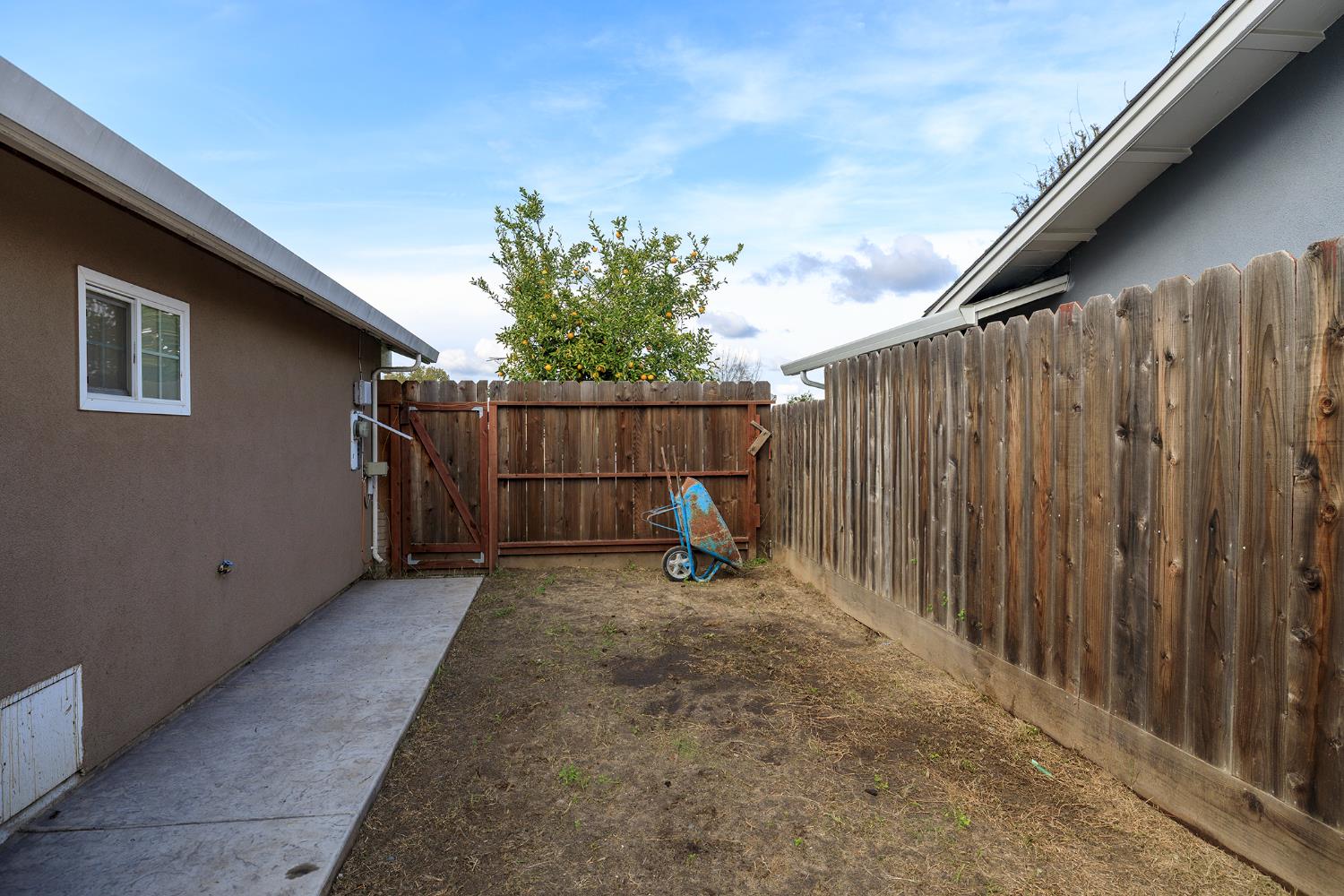 2098 Joett Dr, Turlock, CA 95380