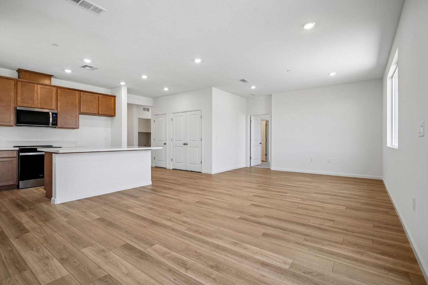 2621 Red Tail Hawk Rd, Modesto, CA 95357
