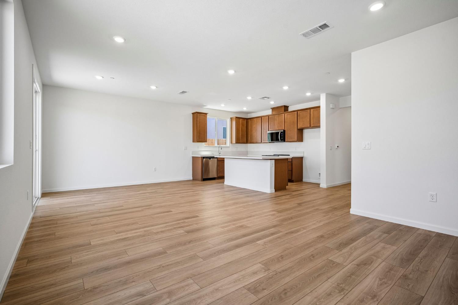 2621 Red Tail Hawk Rd, Modesto, CA 95357
