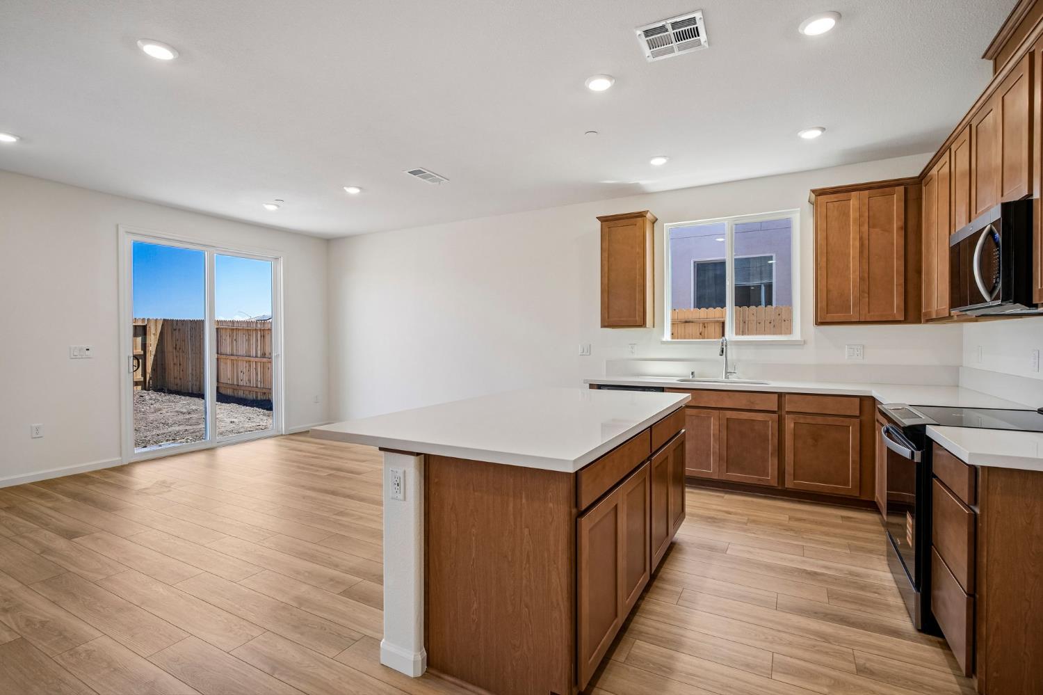 2621 Red Tail Hawk Rd, Modesto, CA 95357