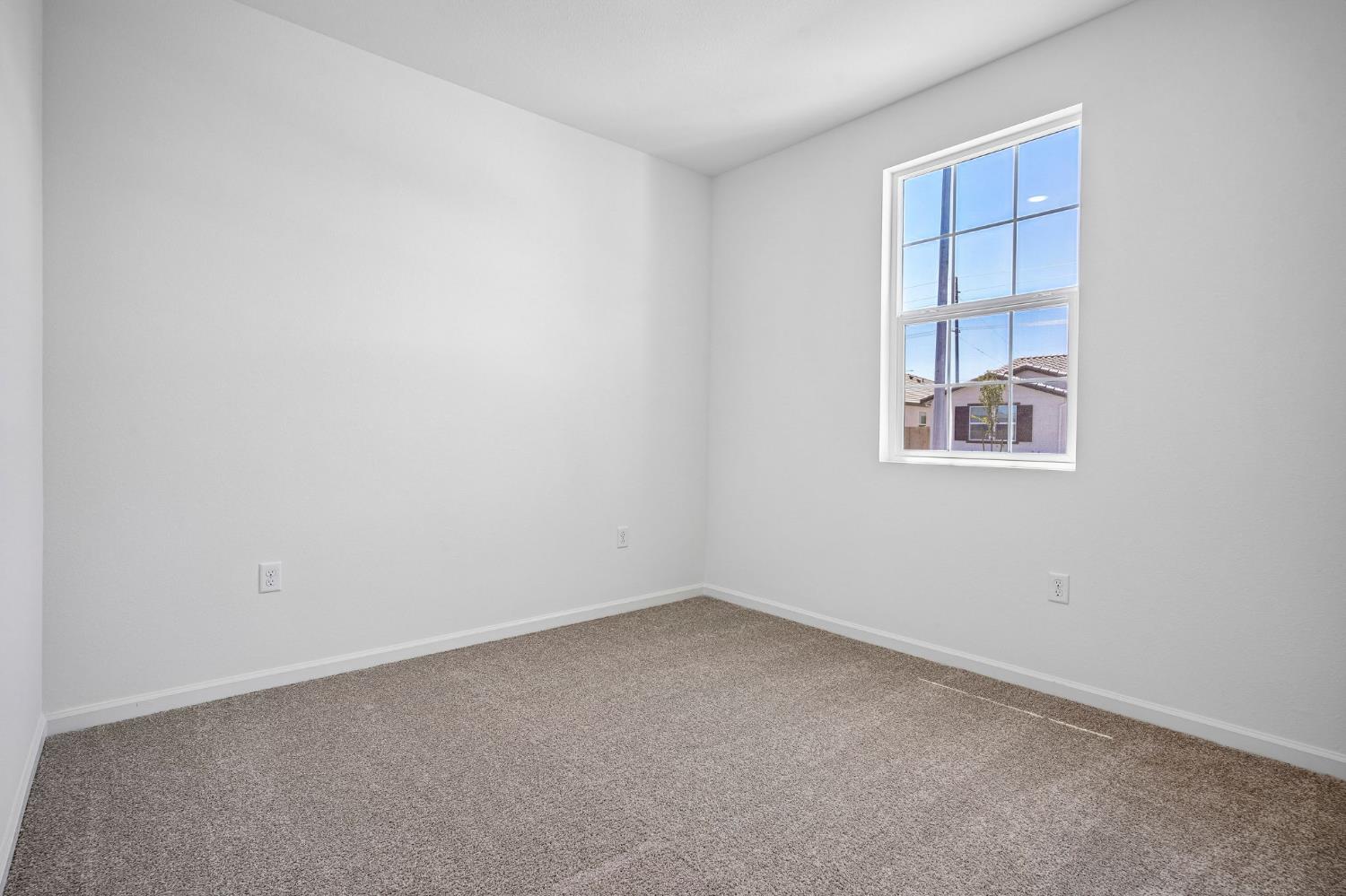 2621 Red Tail Hawk Rd, Modesto, CA 95357